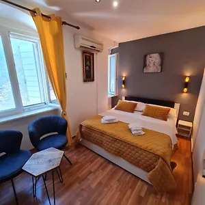 Inchy - In The Center Of Diocletian's Palace Guest house